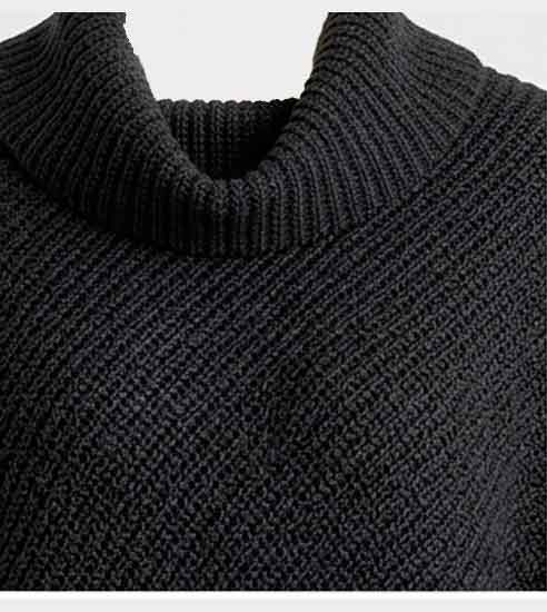 Poncho de Crochê Preto com Franjas - Imagem 5